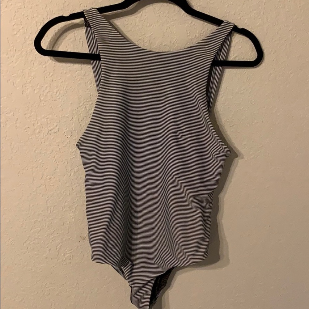 Acacia suit